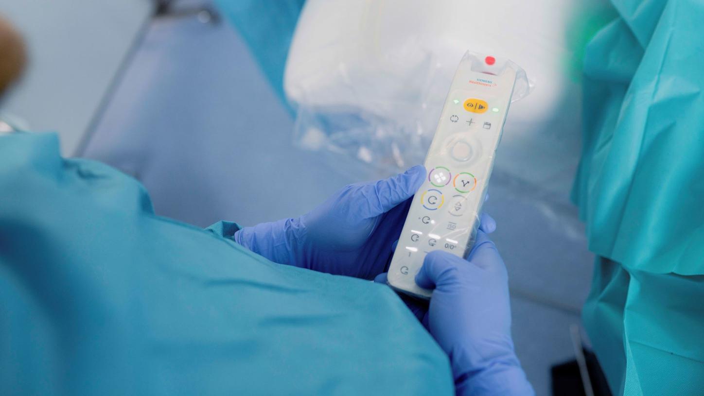 Mobile C-arm machine – CIARTIC Move – Siemens Healthineers