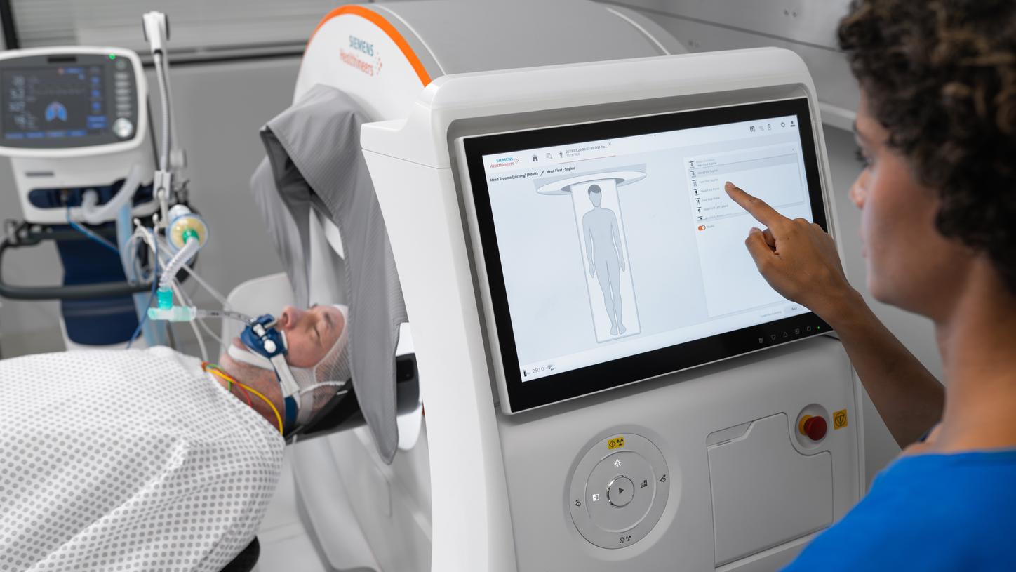 SOMATOM On.site is equipped with myExam Companion and GO technologies to enhance scan consistency. 